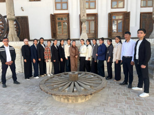 Tarixga ehtirom: Tibbiyot instituti talabalari Fayzulla Xo‘jayev xonadonida  “Yoshlar turizmi haftaligi”  doirasida